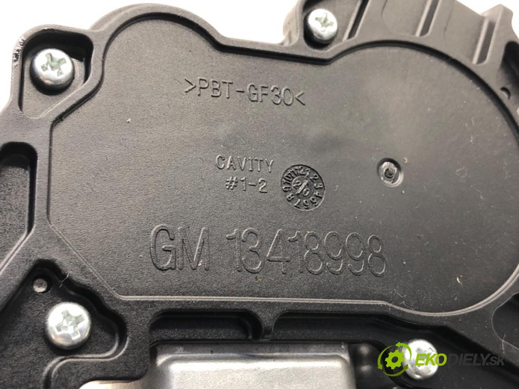 OPEL ASTRA K Kombi 2020 90 kW 1.5 CRDI (35) 1496 motor stěračů zadní část 39156859