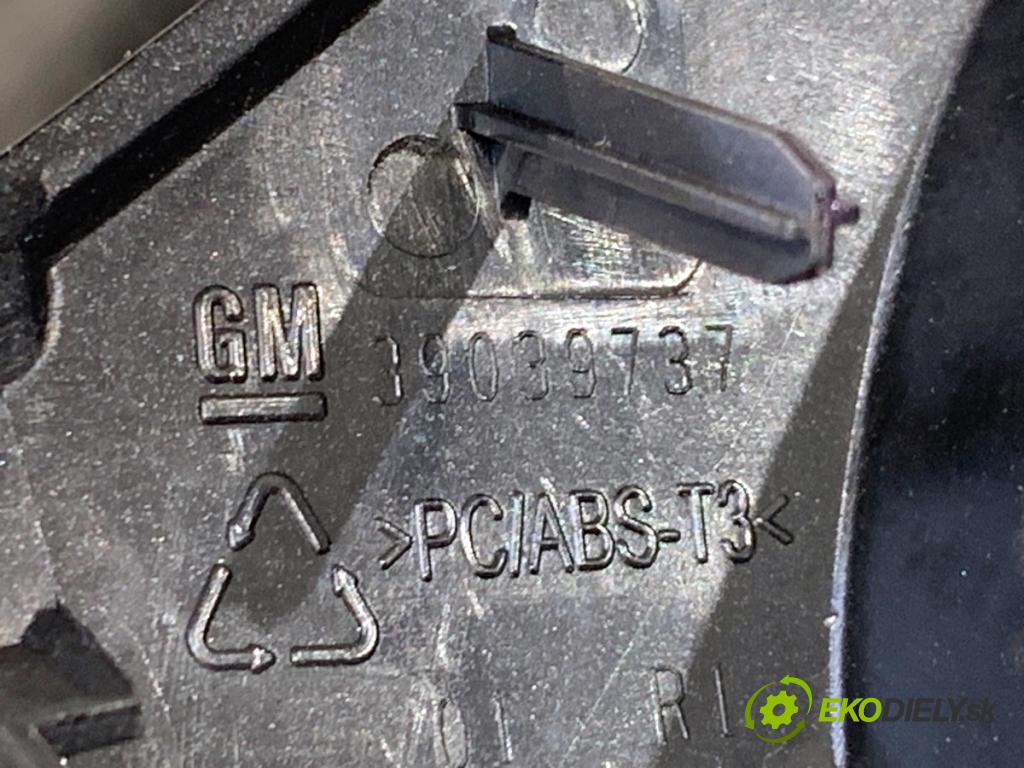 OPEL ASTRA K Kombi 2020 90 kW 1.5 CRDI (35) 1496 lišty kryt 39129554 13449240 (Lišta)