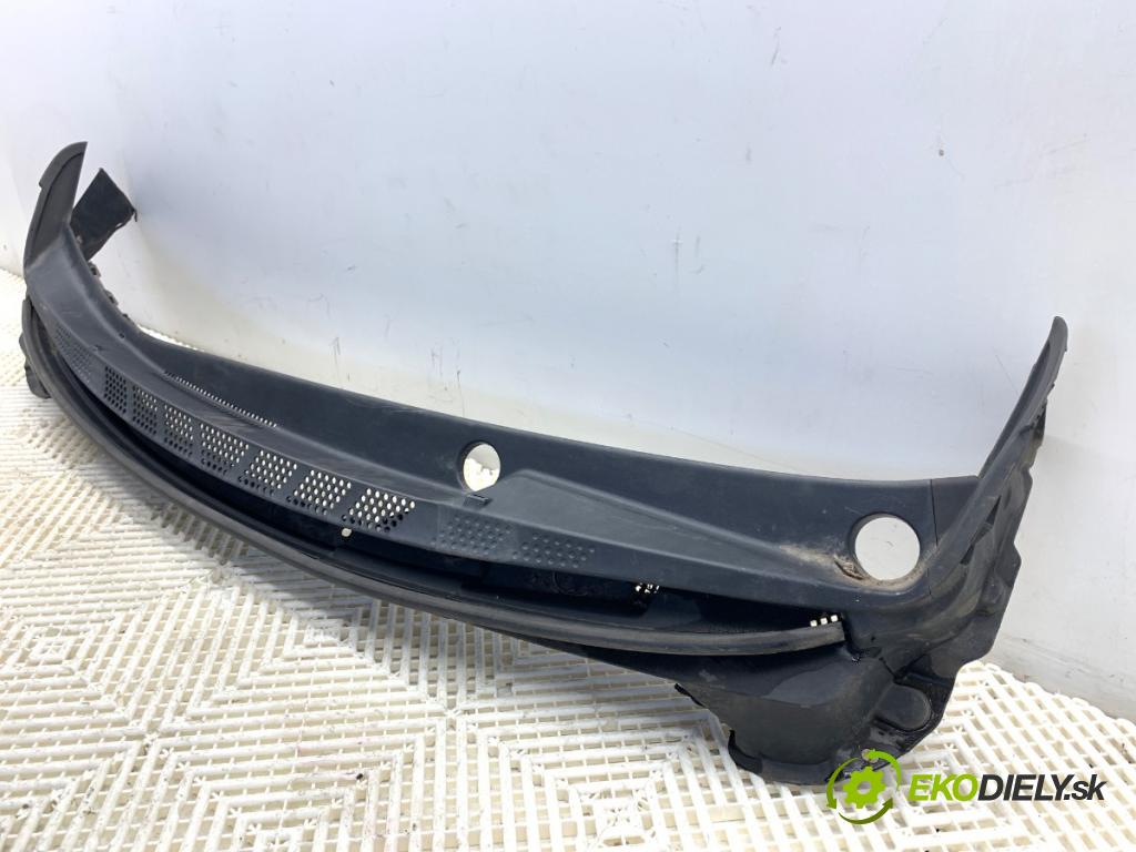 KIA CEED Kombi 2015 81 kW 1.6 CRDi 110 1582 Torpédo, plast pod čelné okno 86151-A2000 (Torpédo (plast pod čelným sklom))