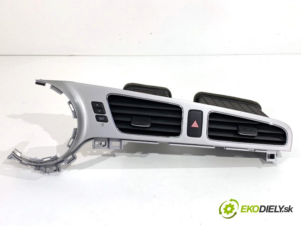 KIA CEED Kombi 2015 81 kW 1.6 CRDi 110 1582 mří topení přední část 