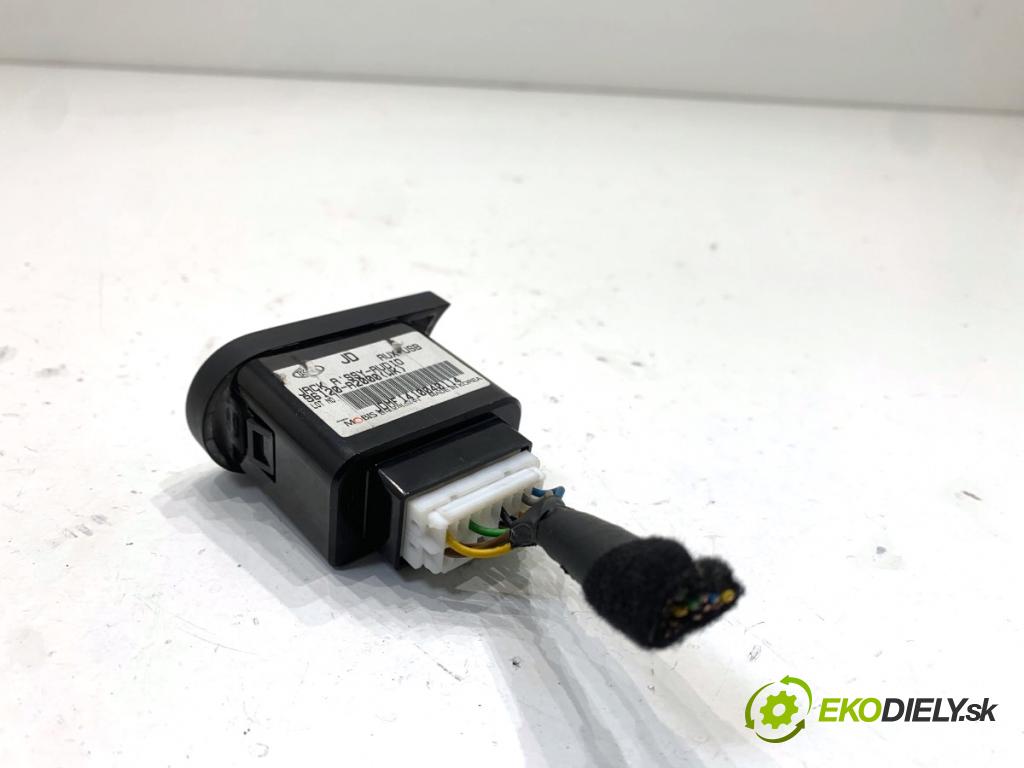 KIA CEED Kombi 2015 81 kW 1.6 CRDi 110 1582 HNÍZDO: USB 96120-A2000