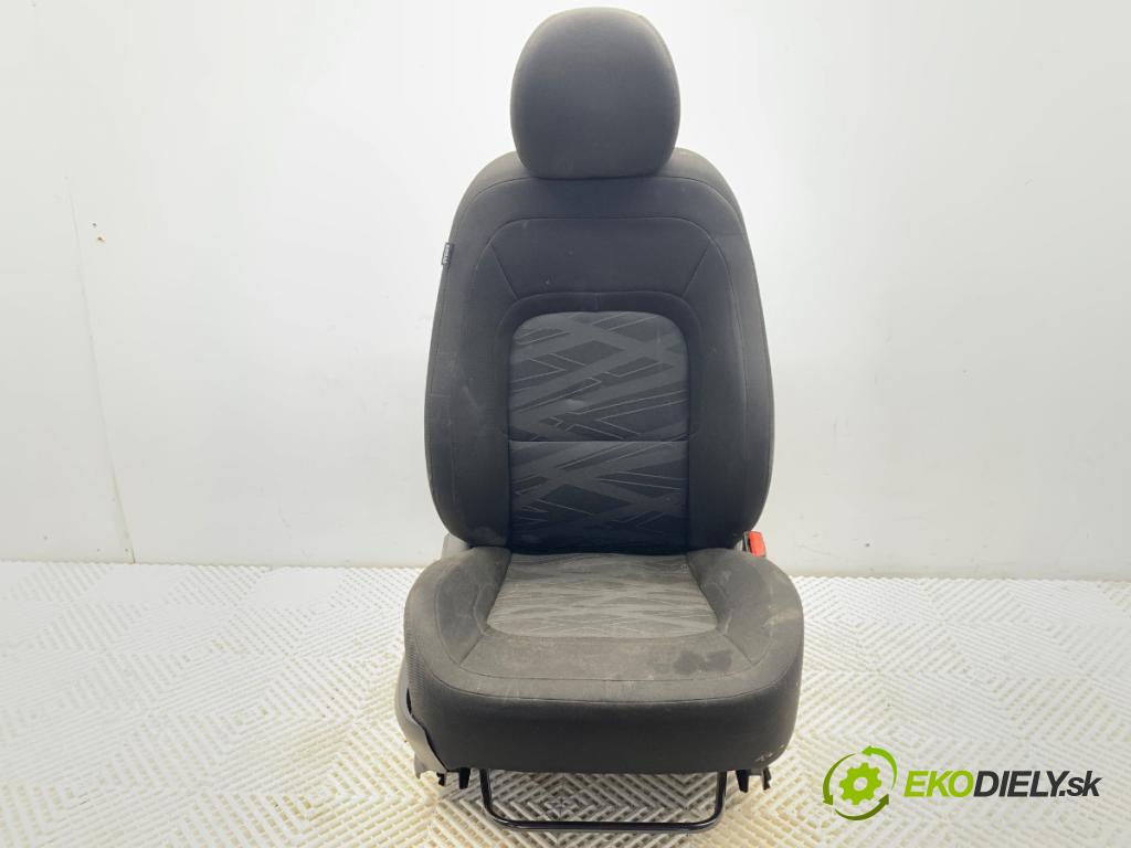 KIA CEED Kombi 2015 81 kW 1.6 CRDi 110 1582 sedadlo pravý přední část 