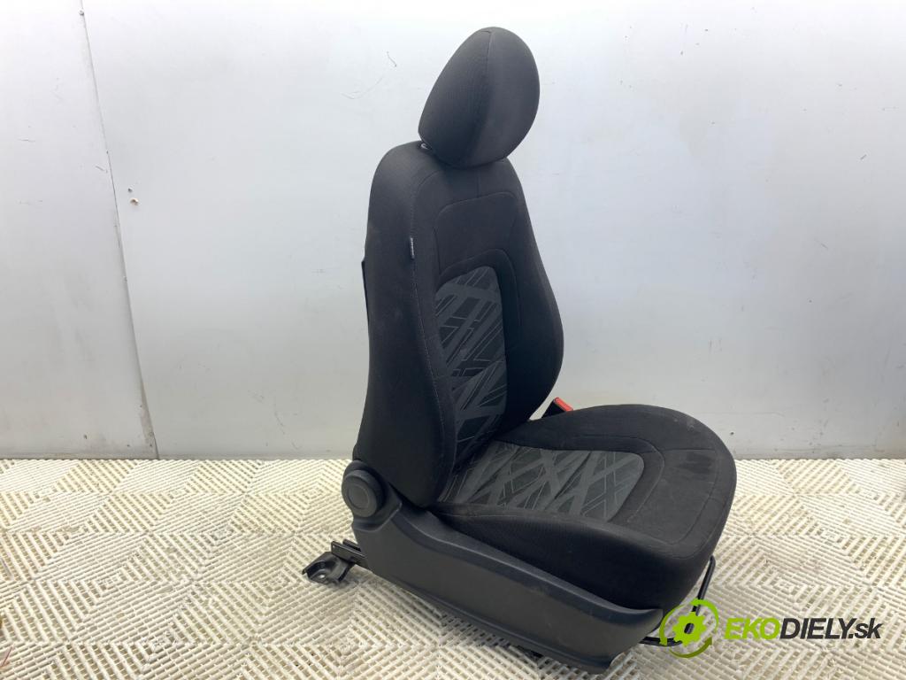 KIA CEED Kombi 2015 81 kW 1.6 CRDi 110 1582 Sedadlo pravy predný