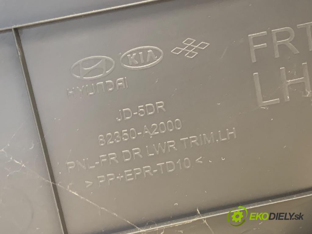 KIA CEED Kombi 2015 81 kW 1.6 CRDi 110 1582 čalúnenie Dvere ľavy predný 82350-A2000