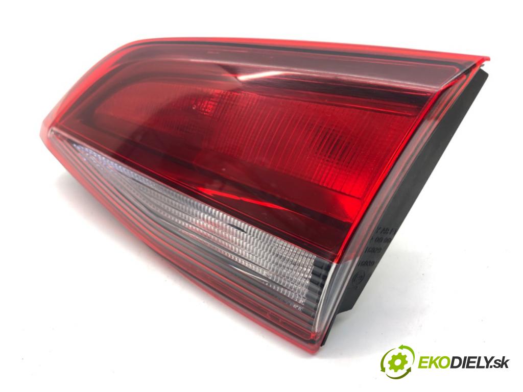 OPEL ASTRA K Kombi 2020 90 kW 1.5 CRDI (35) 1496 Svetlo zad pravá vnútorná 39077381 (Kľučka dverí ostatné)