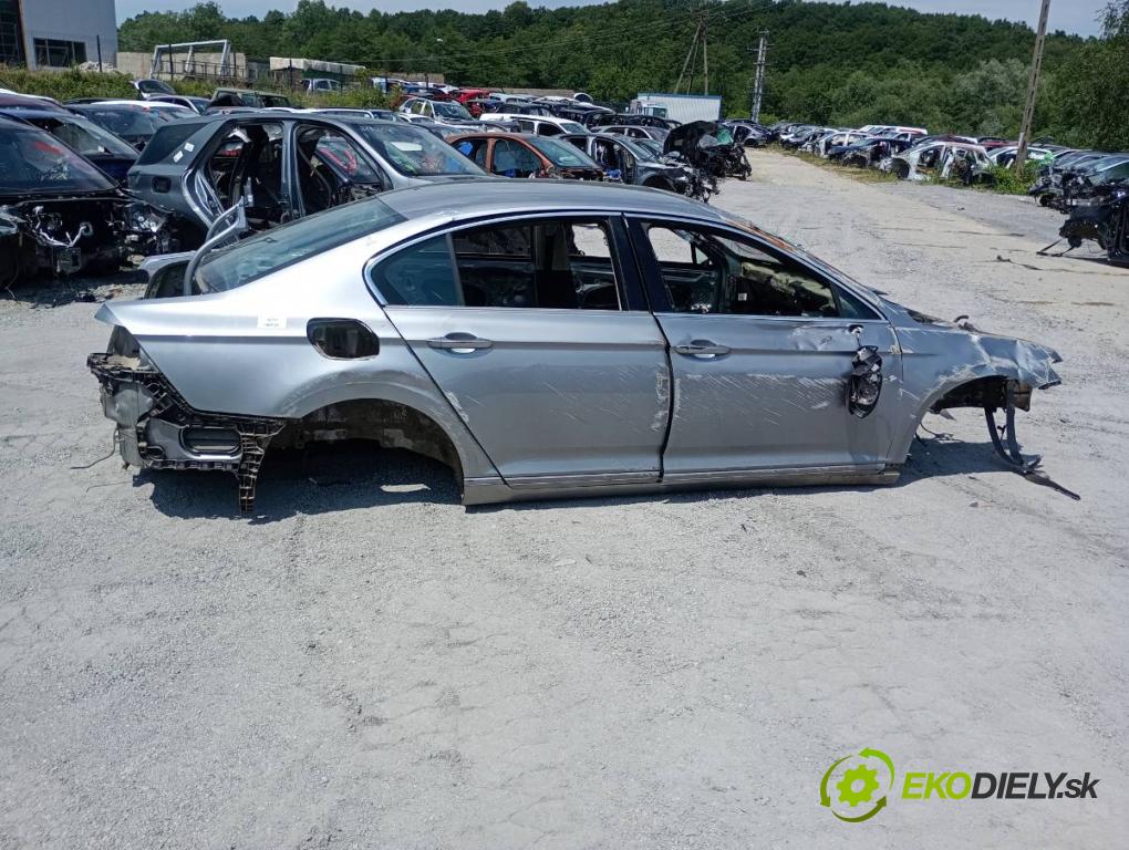 VW PASSAT B8 sedan 2018 110 kW 2.0 TDI 1968 karoséria ČTVRŤÁK: Blatník prah strecha PODŁUŻNICA 