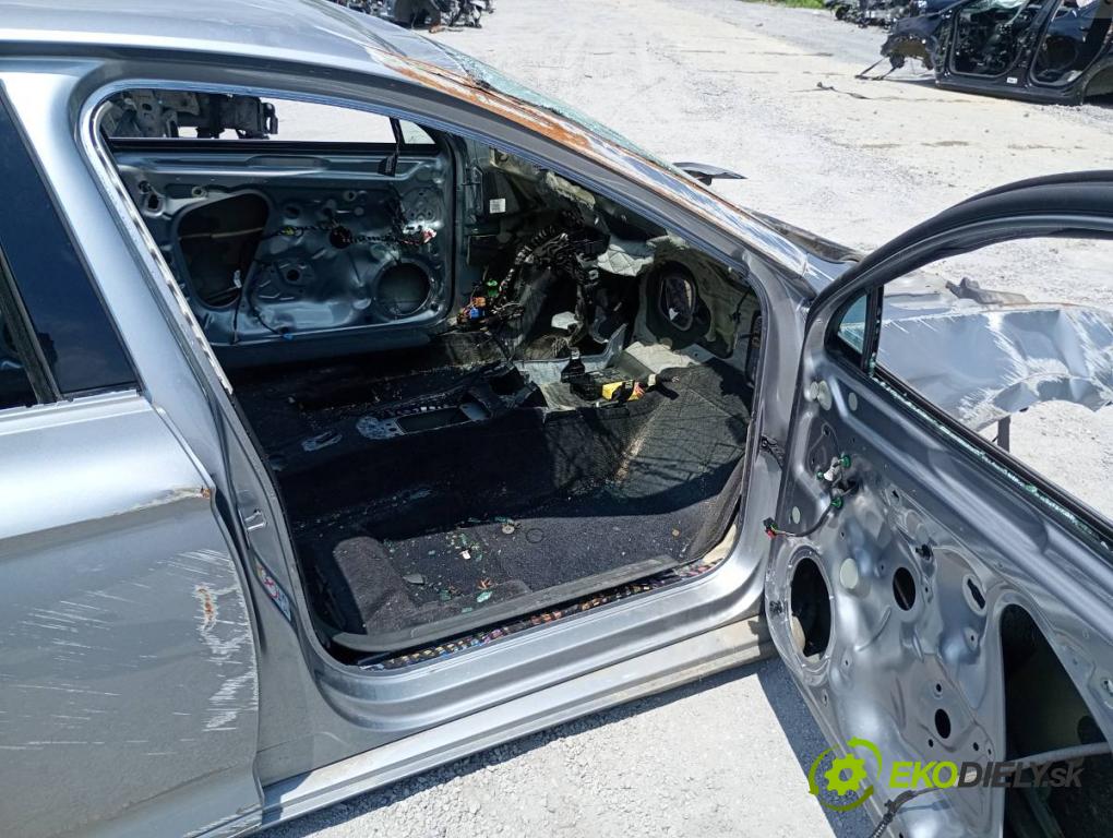 VW PASSAT B8 sedan 2018 110 kW 2.0 TDI 1968 karoséria ČTVRŤÁK: Blatník prah strecha PODŁUŻNICA
