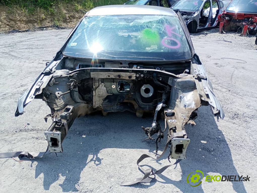 VW PASSAT B8 sedan 2018 110 kW 2.0 TDI 1968 karoséria ČTVRŤÁK: Blatník prah strecha PODŁUŻNICA