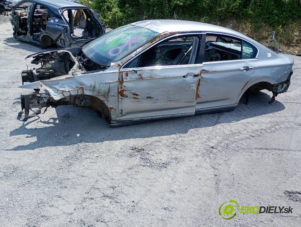 VW PASSAT B8 sedan 2018 110 kW 2.0 TDI 1968 karoséria ČTVRŤÁK: Blatník prah strecha PODŁUŻNICA