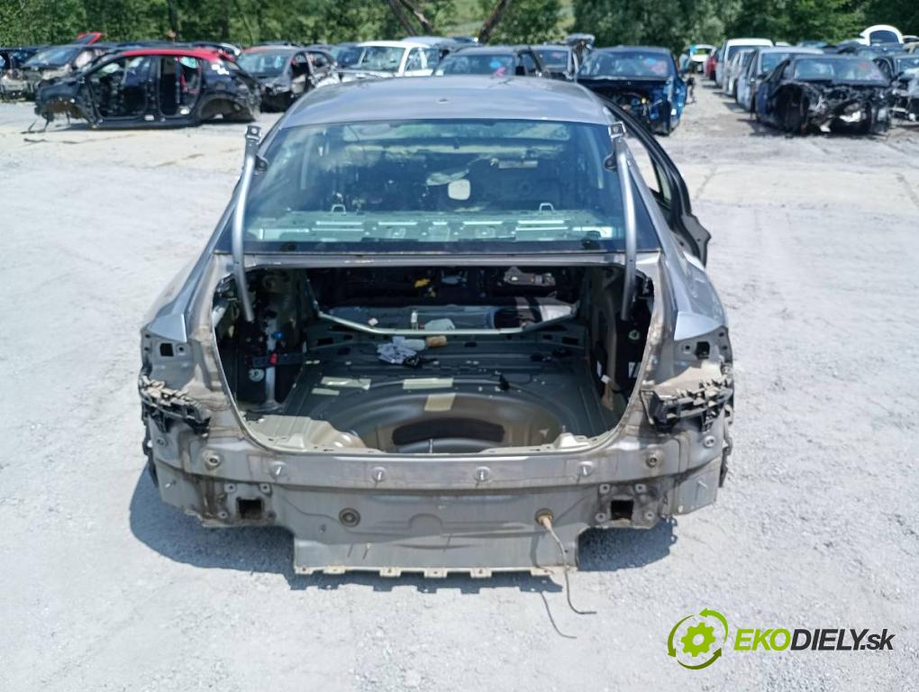 VW PASSAT B8 sedan 2018 110 kW 2.0 TDI 1968 karoséria ČTVRŤÁK: Blatník prah strecha PODŁUŻNICA