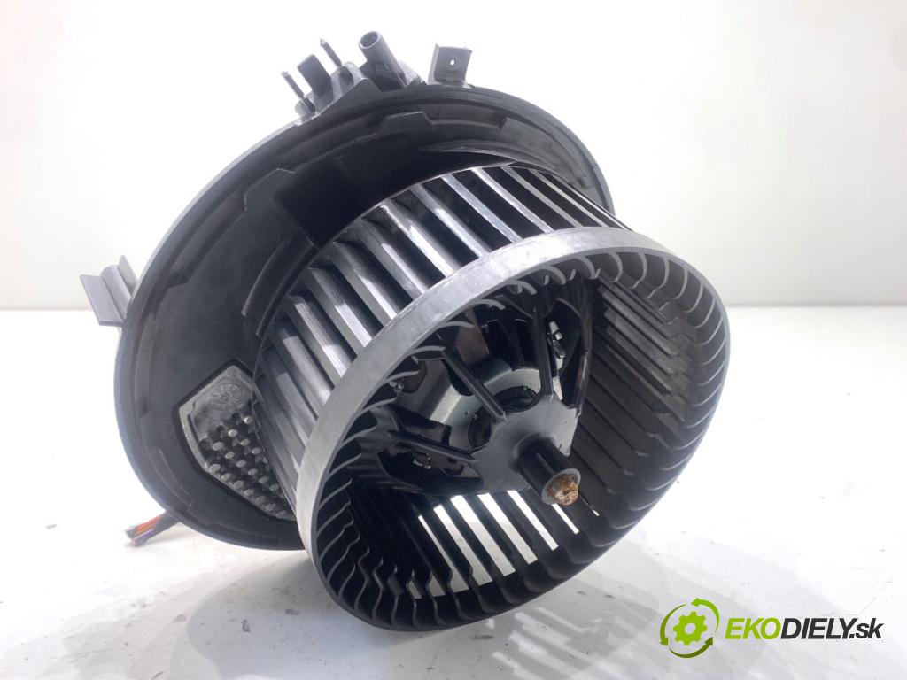 VW PASSAT B8 sedan 2018 110 kW 2.0 TDI 1968 ventilátor kúrenia 3Q1819021D 3Q0907521A