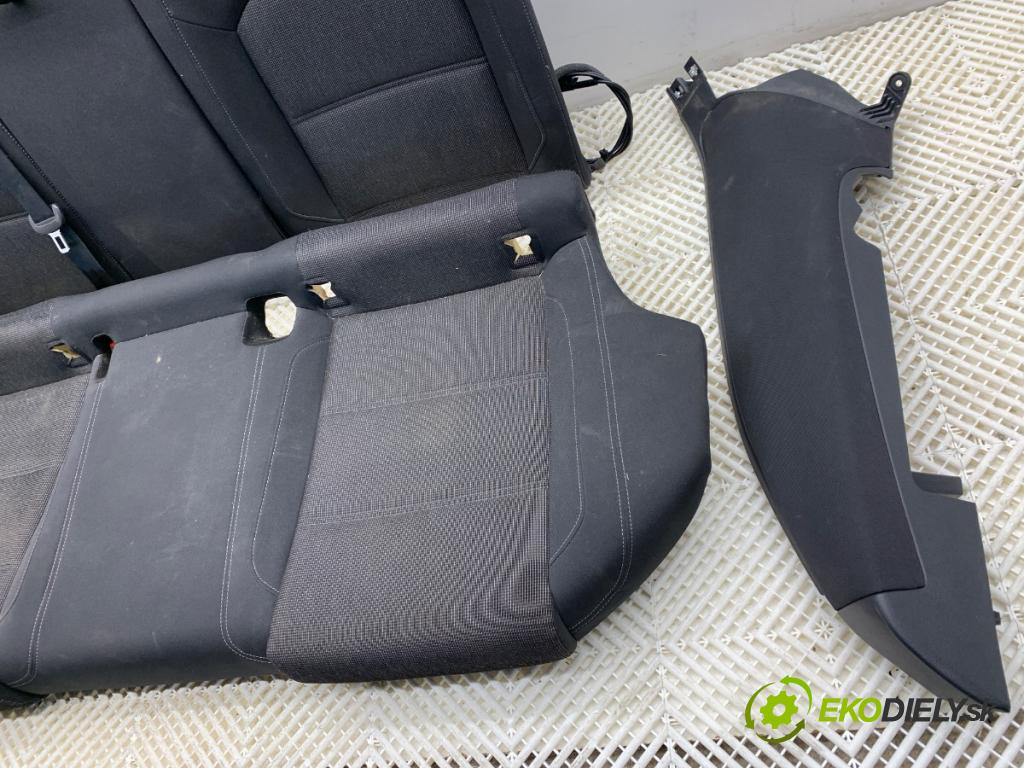 VW PASSAT B8 sedan 2018 110 kW 2.0 TDI 1968 Sedadlo druhý rad