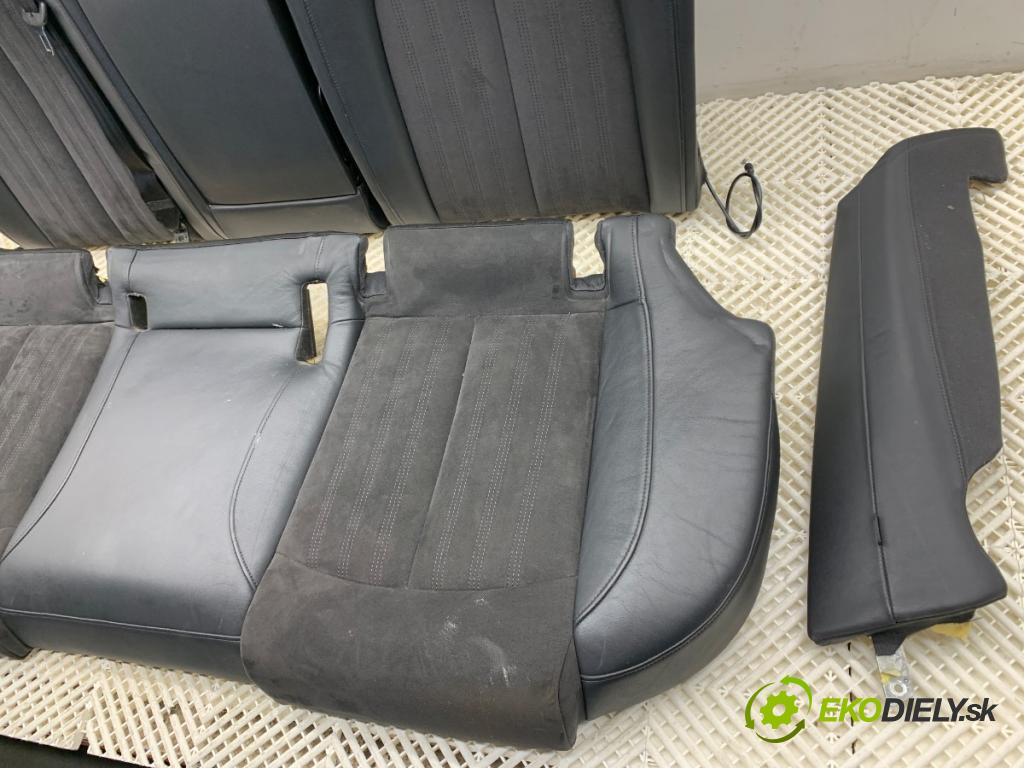 AUDI A6 C7 Kombi 2013 130 kW 2.0 TDI 1968 Sedadlo druhý rad