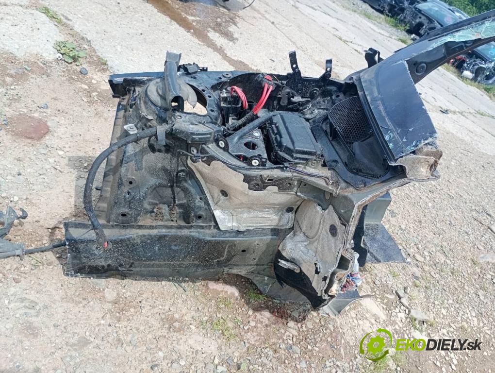 BMW F31 Kombi 2019 110 kW 318 d 1995 karoséria ČTVRŤÁK: pravy predný