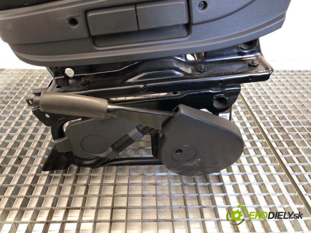 FIAT DUCATO III Autobus 2019 96 kW 130 Multijet 2,3 D 2287 Sedadlo ľavy predný