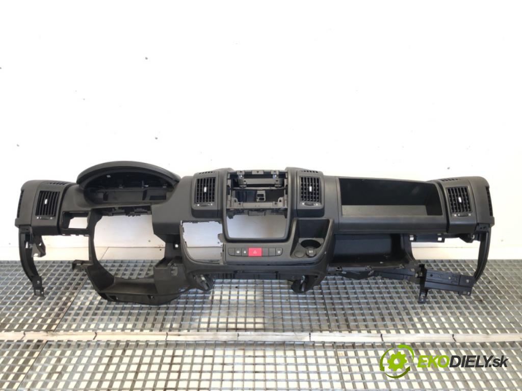 FIAT DUCATO III Autobus 2019 96 kW 130 Multijet 2,3 D 2287 palubní doska  (Palubní deska)