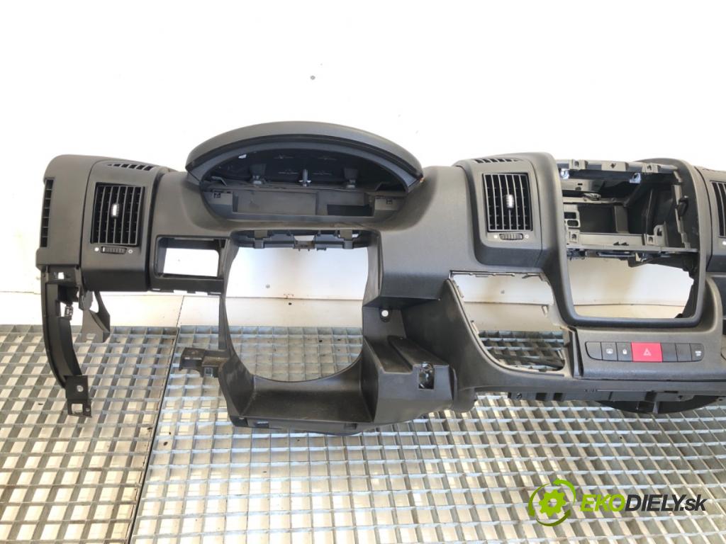 FIAT DUCATO III Autobus 2019 96 kW 130 Multijet 2,3 D 2287 Palubná doska  (Palubná doska)
