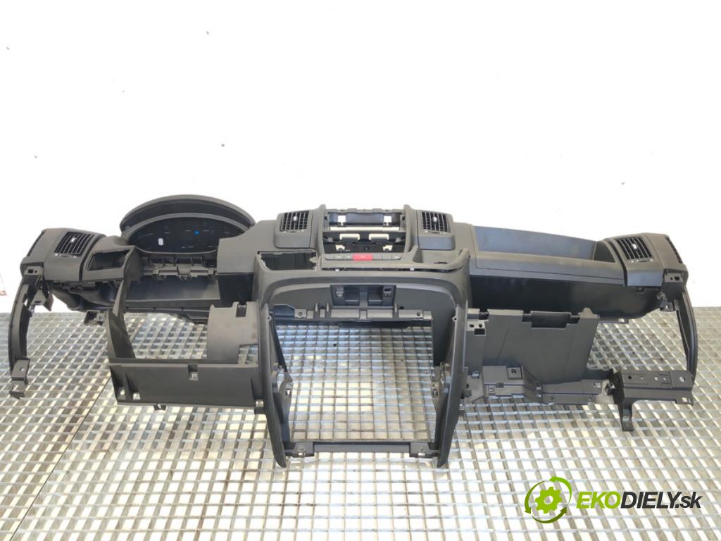 FIAT DUCATO III Autobus 2019 96 kW 130 Multijet 2,3 D 2287 Palubná doska  (Palubná doska)