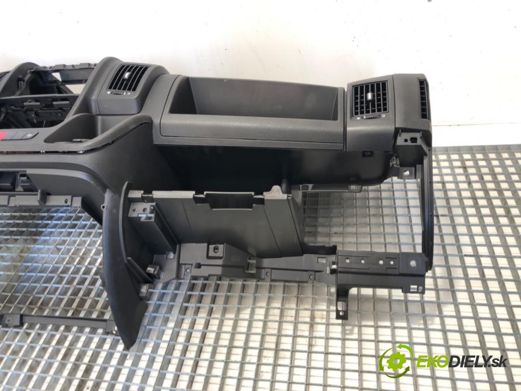 FIAT DUCATO III Autobus 2019 96 kW 130 Multijet 2,3 D 2287 Palubná doska  (Palubná doska)