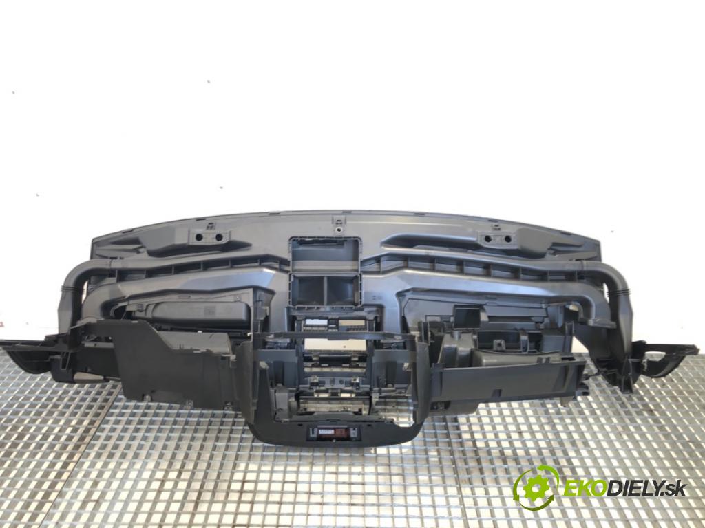 FIAT DUCATO III Autobus 2019 96 kW 130 Multijet 2,3 D 2287 Palubná doska  (Palubná doska)
