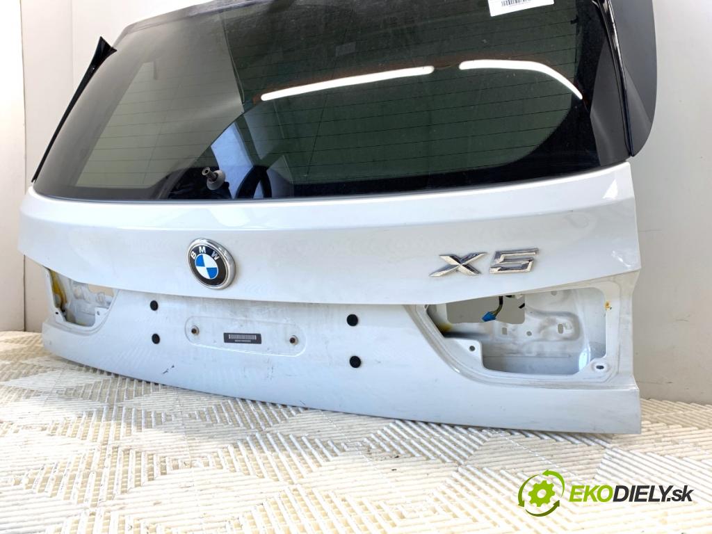 BMW F15 SUV 2014 160 kW xDrive 25 d 1995 kapota zad 300
