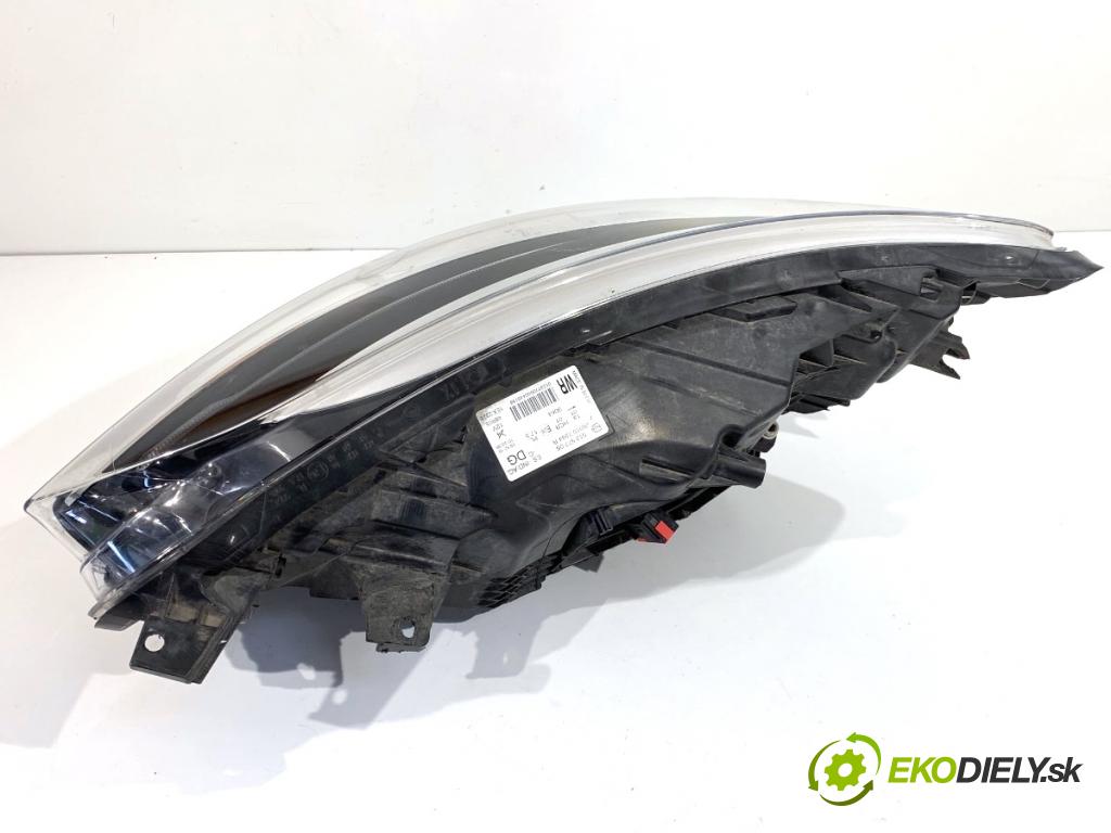 RENAULT CAPTUR I liftback 2017 81 kW 1.5 dCi 110 1461 Svetlomet pravy predný XENON 260107244R