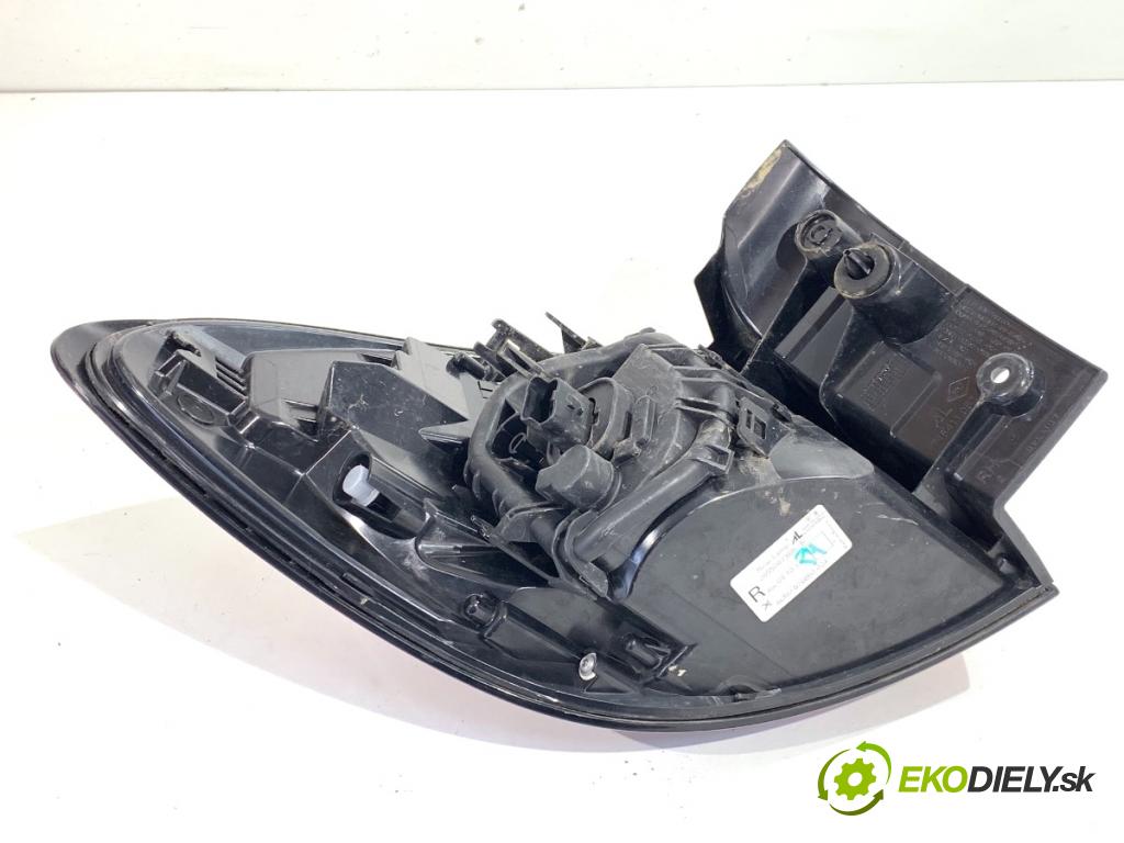 RENAULT CAPTUR I liftback 2017 81 kW 1.5 dCi 110 1461 Svetlo pravy zad 265506738R