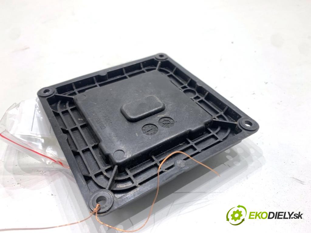 RENAULT CAPTUR I liftback 2017 81 kW 1.5 dCi 110 1461 Modul LED 260559976R