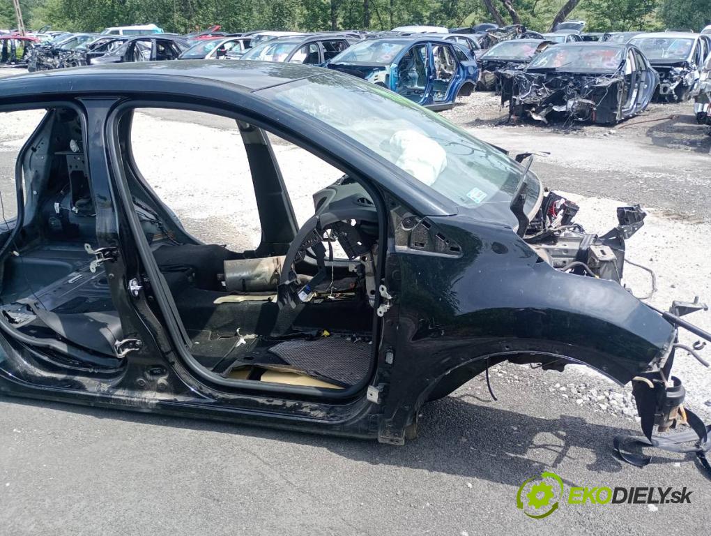 RENAULT CAPTUR I liftback 2017 81 kW 1.5 dCi 110 1461 karoséria ČTVRŤÁK: Blatník prah strecha PODŁUŻNICA
