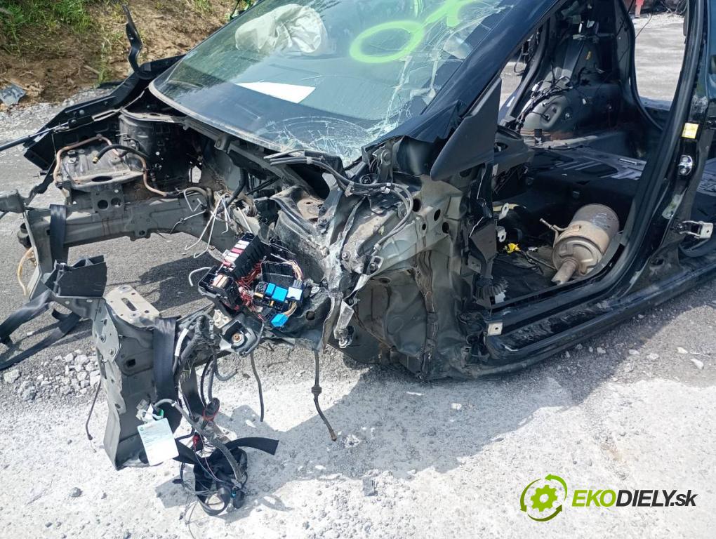 RENAULT CAPTUR I liftback 2017 81 kW 1.5 dCi 110 1461 karoséria ČTVRŤÁK: Blatník prah strecha PODŁUŻNICA