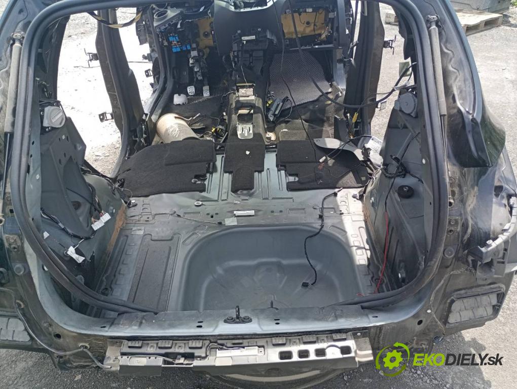 RENAULT CAPTUR I liftback 2017 81 kW 1.5 dCi 110 1461 karoséria ČTVRŤÁK: Blatník prah strecha PODŁUŻNICA