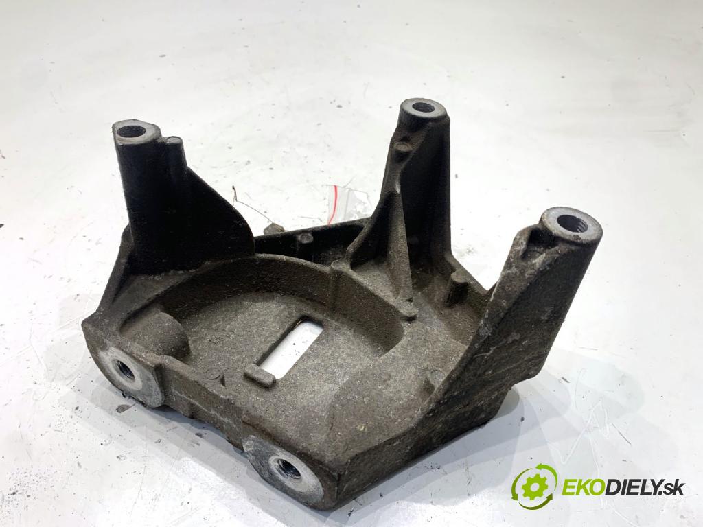 OPEL CORSA E liftback 2017 66 kW 1.4 (08, 68) 1398 Držiak Motor 13248790