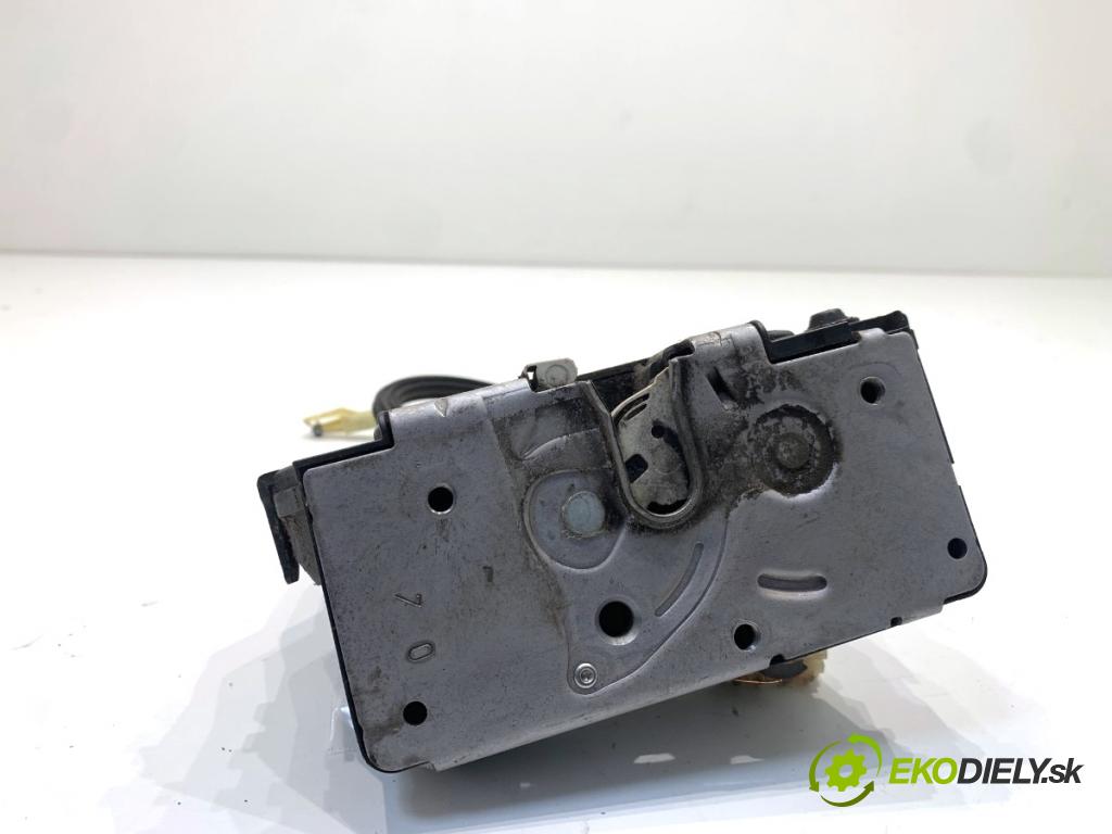 OPEL CORSA E liftback 2017 66 kW 1.4 (08, 68) 1398 zámok dveře levý zadní část 13431842