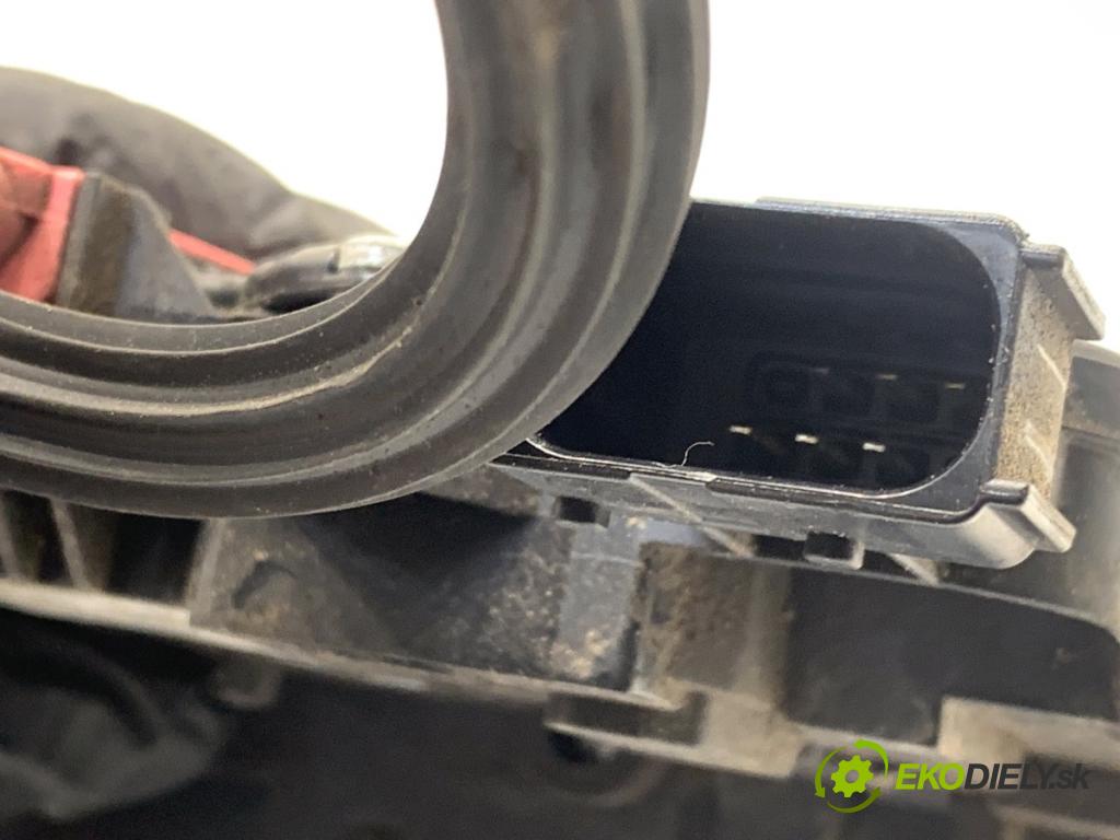 OPEL CORSA E liftback 2017 66 kW 1.4 (08, 68) 1398 zámok Dvere ľavy zad 13431842