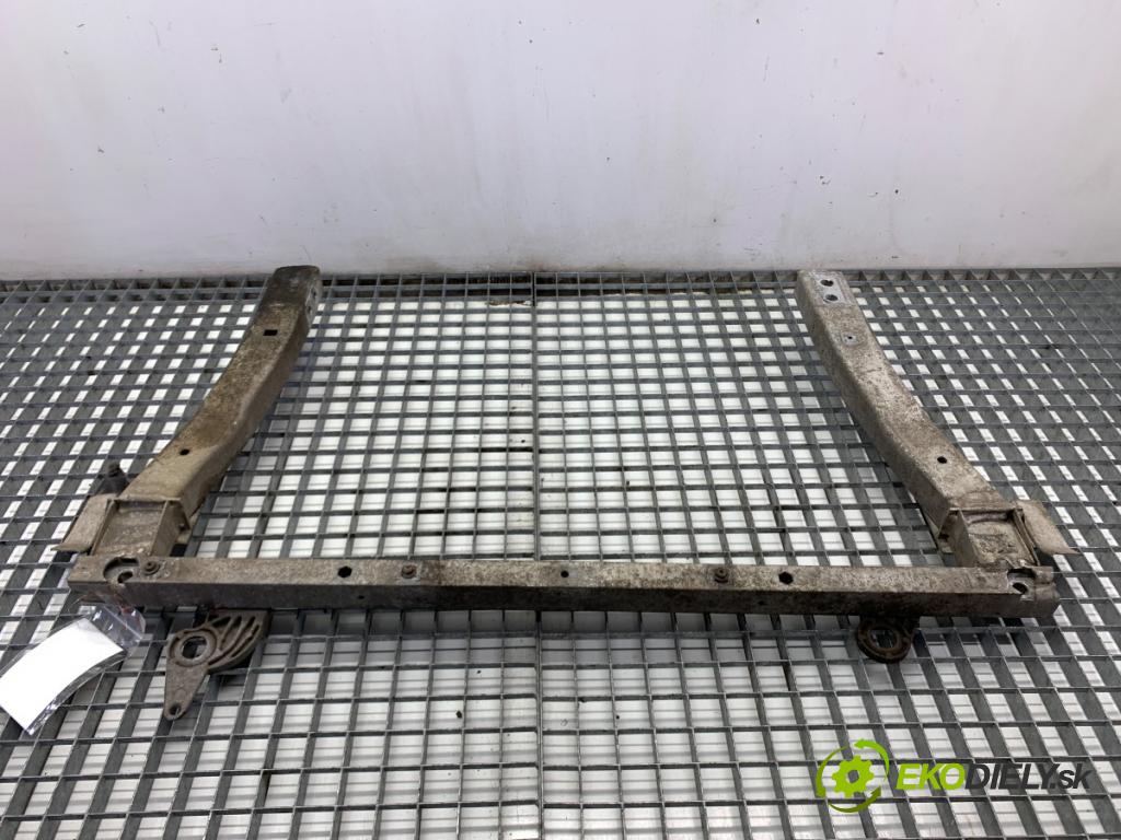 OPEL CORSA E liftback 2017 66 kW 1.4 (08, 68) 1398 Výstuha pod chladiče 
