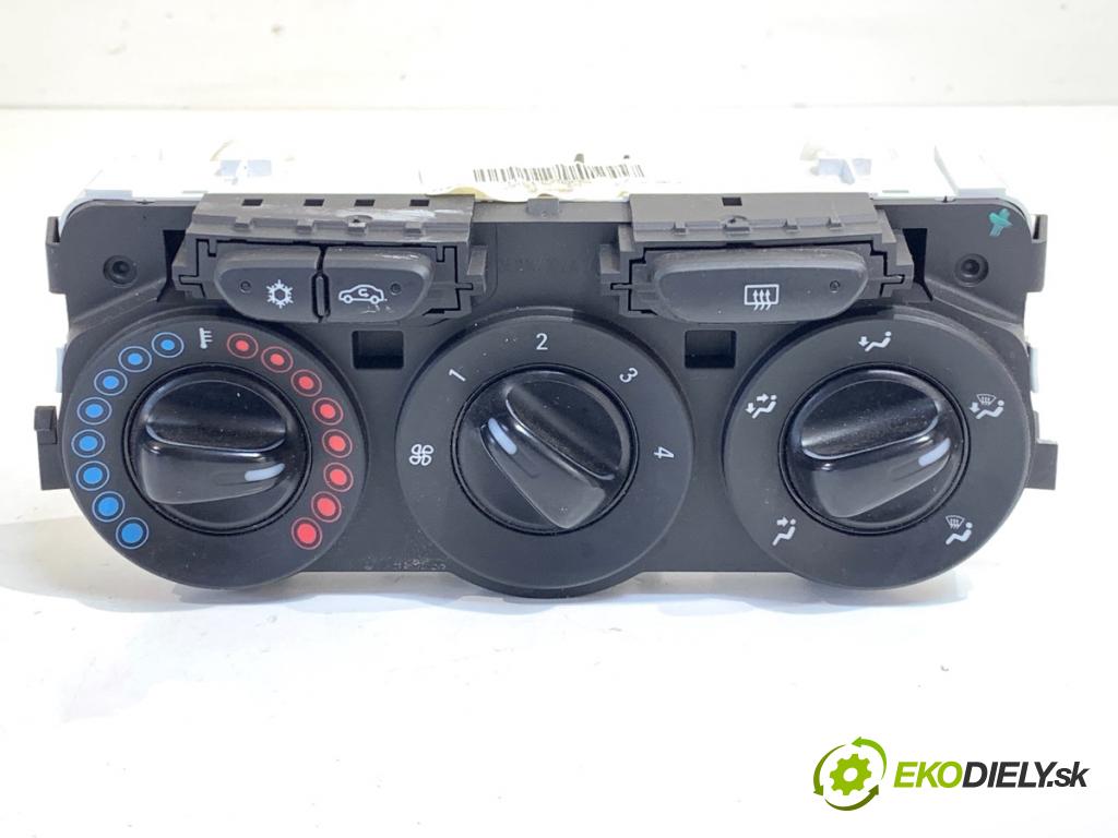 OPEL CORSA E liftback 2017 66 kW 1.4 (08, 68) 1398 Panel ovládania kúrenia 466119570 (Prepínacie páčky pod volantom)