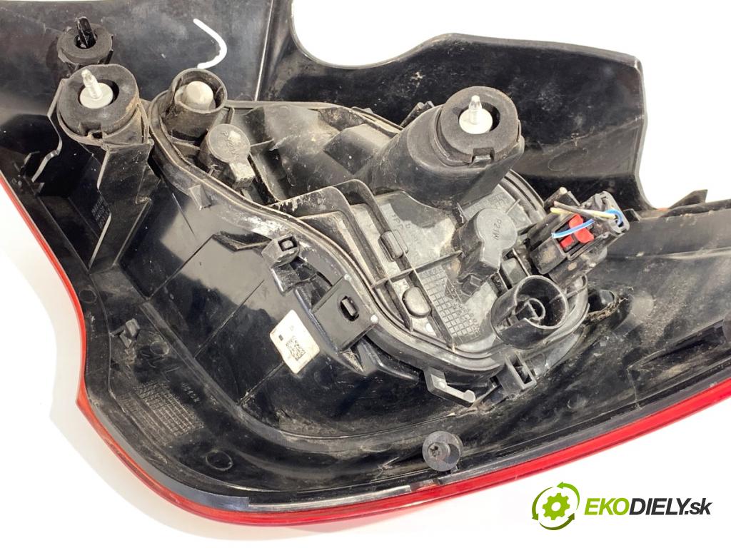 OPEL CORSA E liftback 2017 66 kW 1.4 (08, 68) 1398 Svetlo ľavy zad