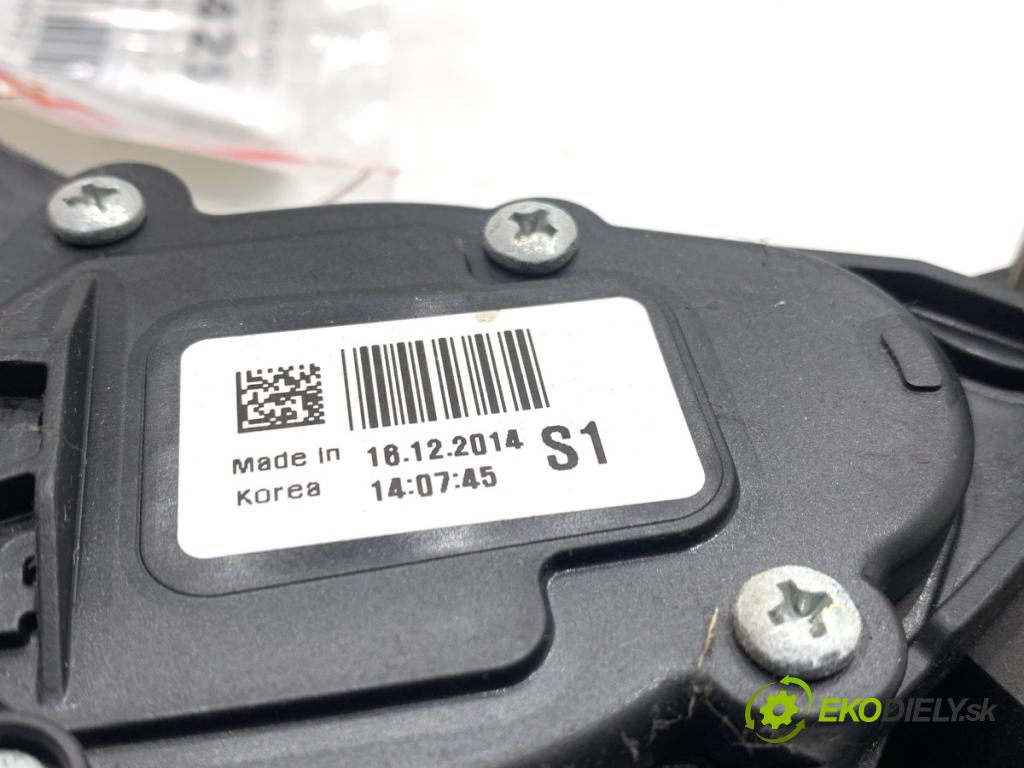 KIA RIO III liftback 2015 62 kW 1.2 CVVT 1248 Potenciometer plynu  (Potenciometer plynového pedálu)