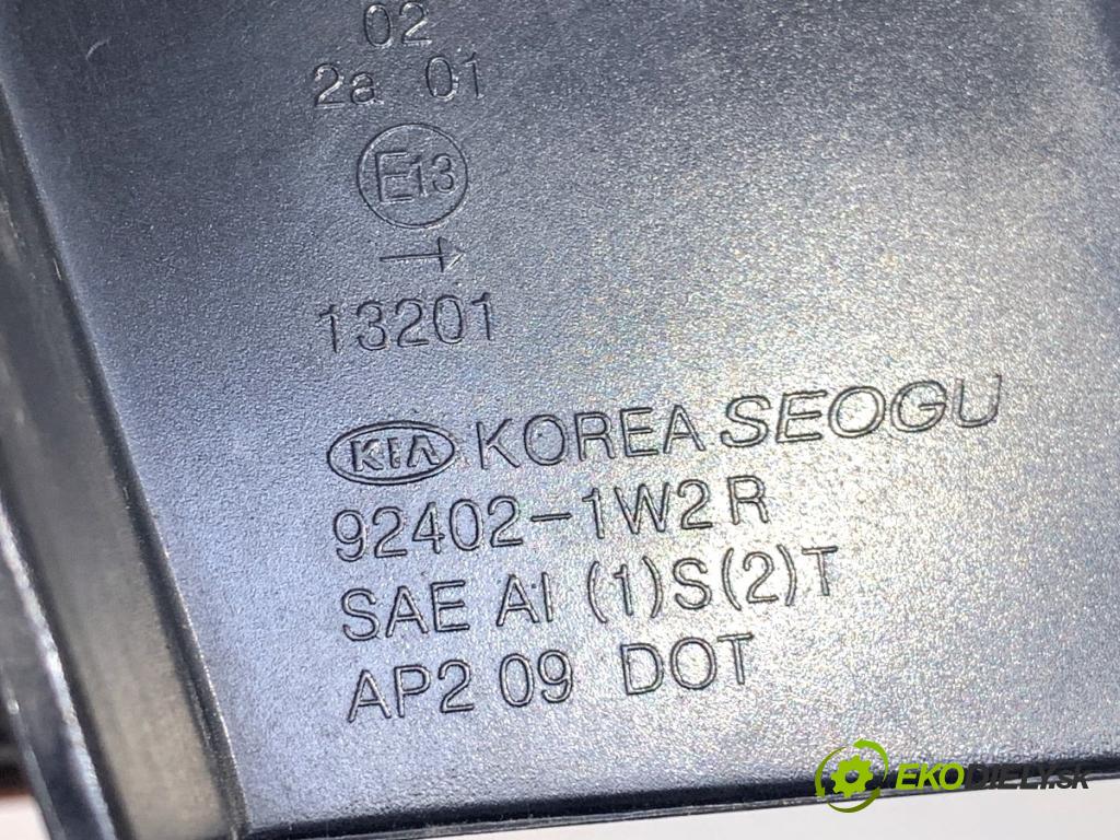 KIA RIO III liftback 2015 62 kW 1.2 CVVT 1248 světlo pravý zadní část 92402-1W2R