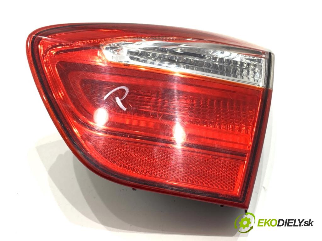 KIA RIO III liftback 2015 62 kW 1.2 CVVT 1248 světlo pravý zadní část vnitřní 92404-1W2