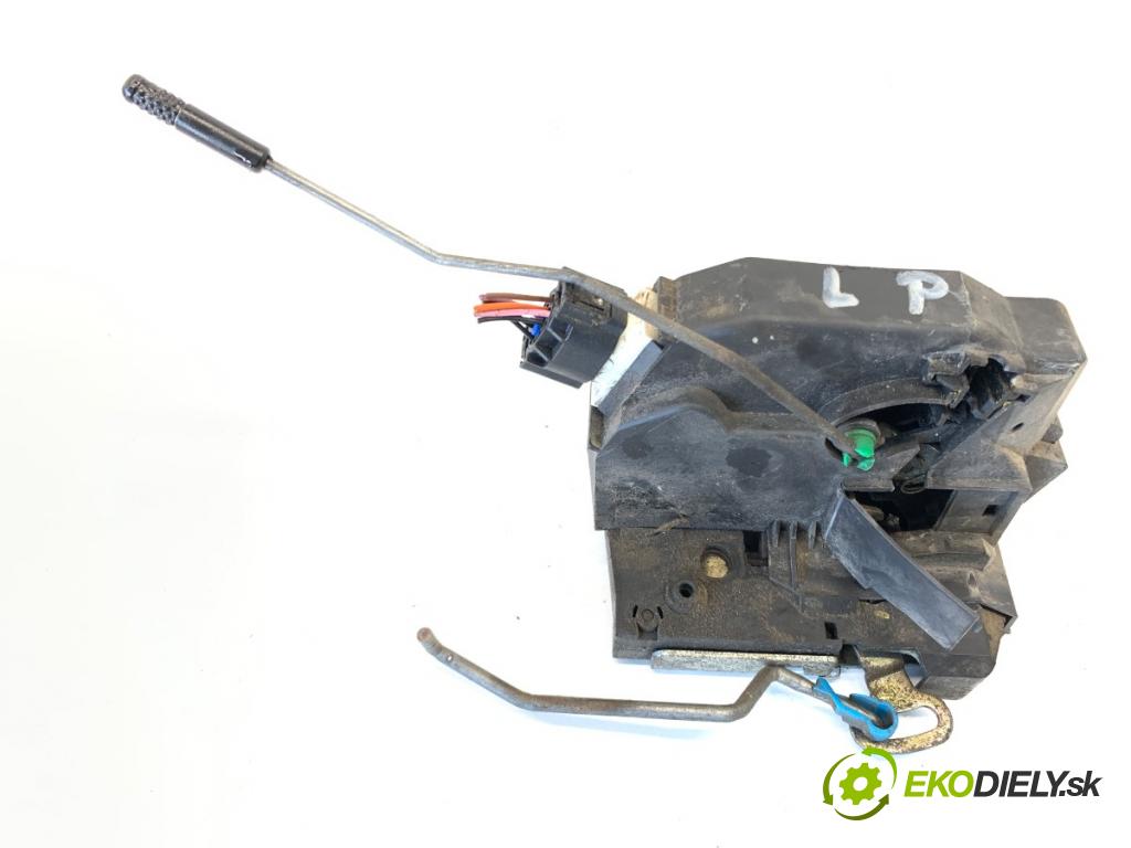LAND ROVER FREELANDER I samochód terenowy zamknięty 2000 80 kW 2.0 Td4 4x4 1951 zámok dveře levý přední část 