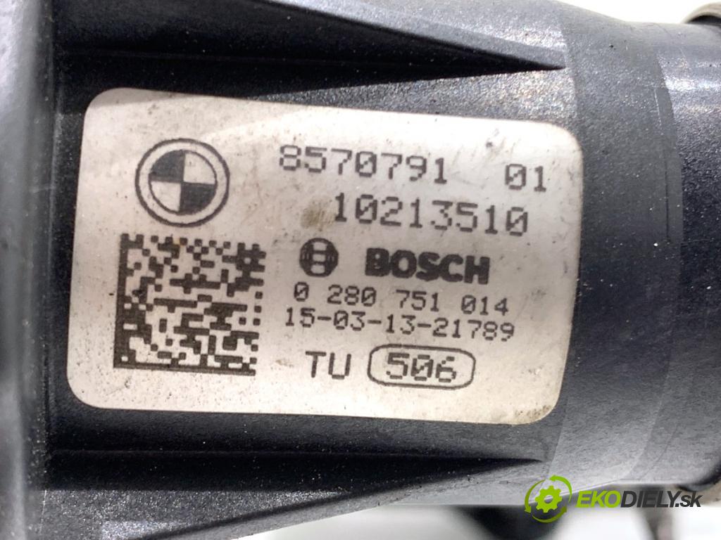 BMW F30 sedan 2015 110 kW 318 d 1995 potrubí sání  (Sací potrubí)