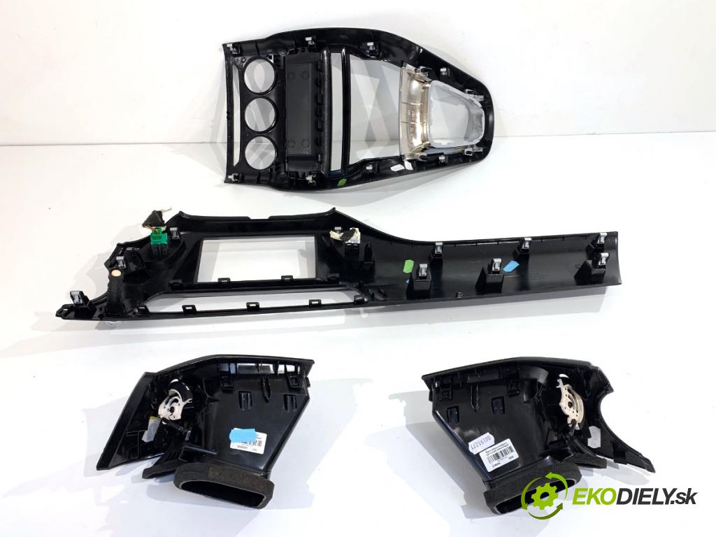 CITROEN C3 II liftback 2017 81 kW 1.2 THP 110 1199 lišty kryt 96870055 9811134077 (Lišta)