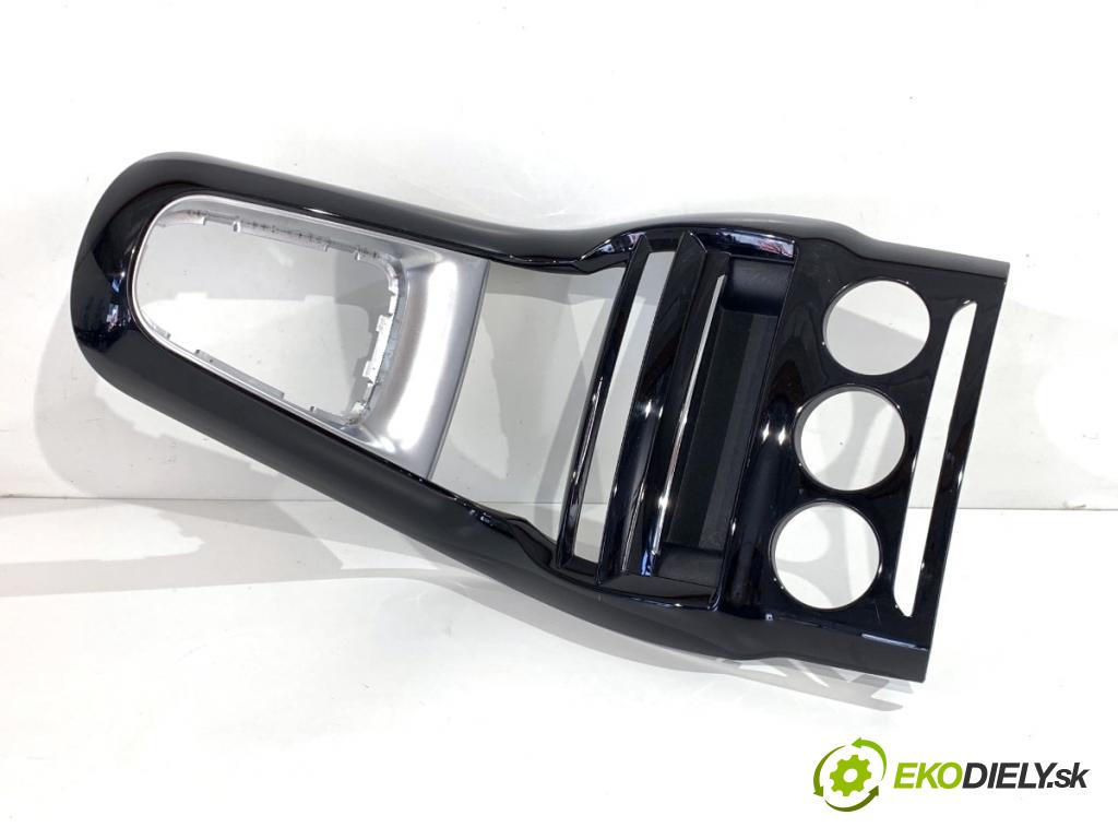 CITROEN C3 II liftback 2017 81 kW 1.2 THP 110 1199 lišty kryt 96870055 9811134077 (Lišta)