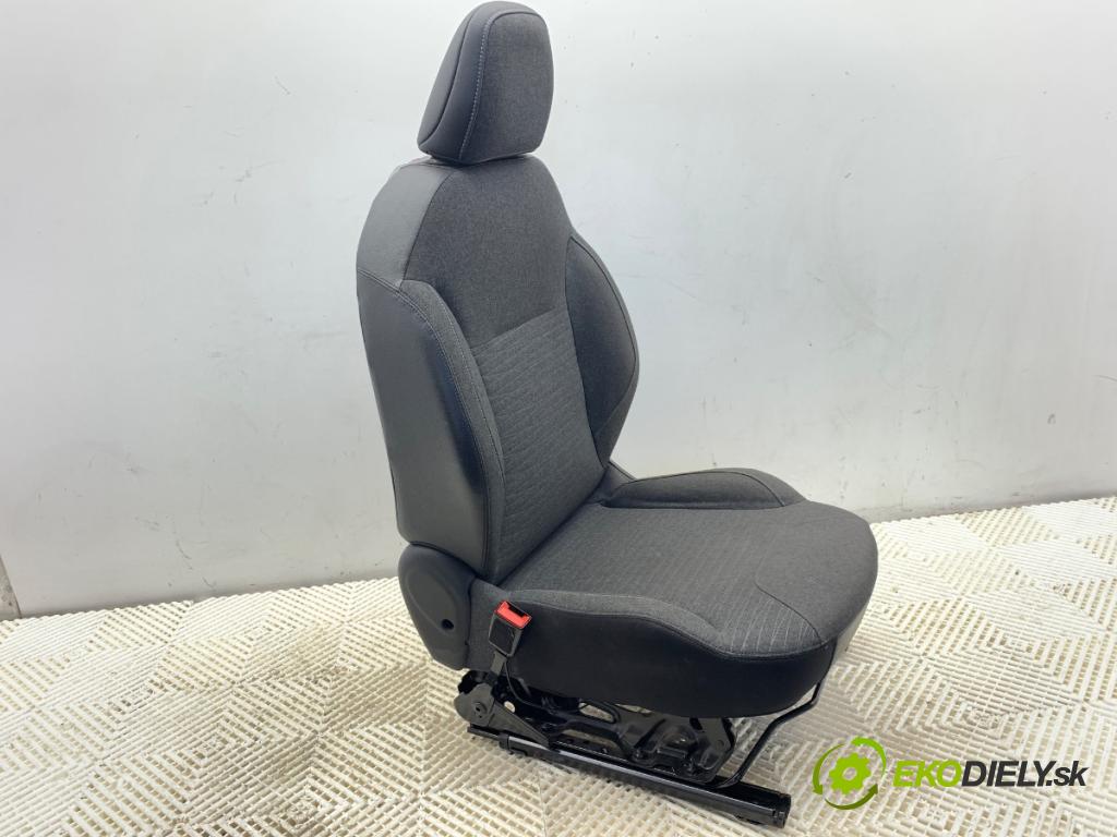 CITROEN C3 II liftback 2017 81 kW 1.2 THP 110 1199 Sedadlo ľavy predný