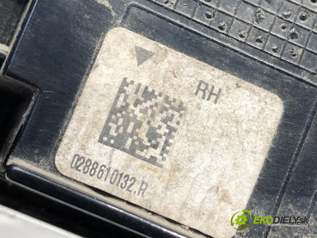 RENAULT CAPTUR I liftback 2017 81 kW 1.5 dCi 110 1461 světlo DRL: pravý přední část