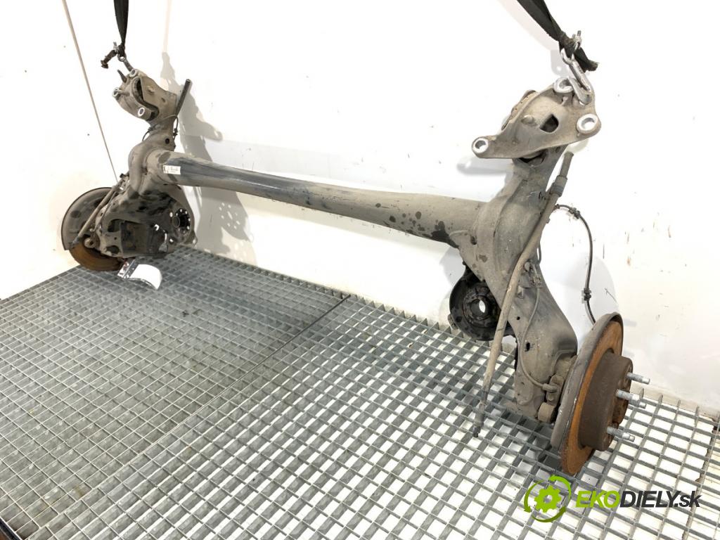 OPEL ASTRA K liftback 2021 96 kW 1.2 Turbo (68) 1199 Výstuha zad
