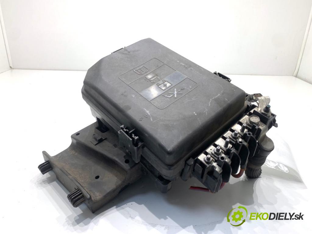 OPEL ASTRA K liftback 2021 96 kW 1.2 Turbo (68) 1199 Skrinka poistková 39227408 (Poistková skrinka)