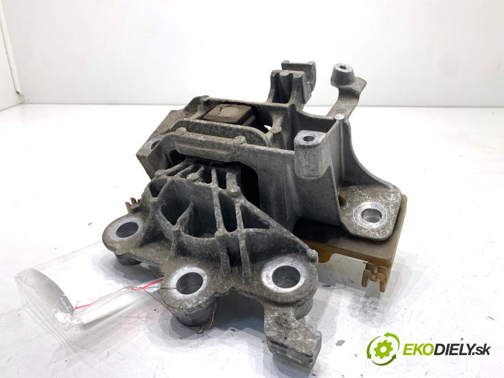 OPEL ASTRA K liftback 2021 96 kW 1.2 Turbo (68) 1199 AirBag Motor ľavy 42496542