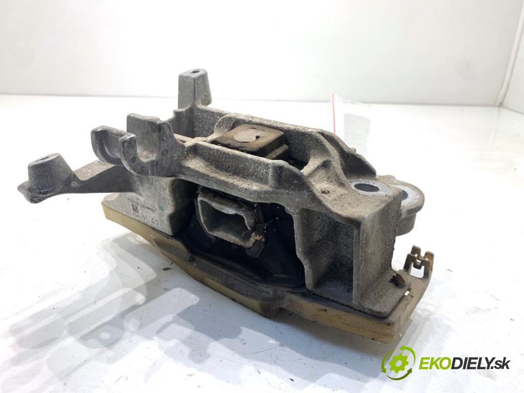 OPEL ASTRA K liftback 2021 96 kW 1.2 Turbo (68) 1199 AirBag Motor ľavy 42496542